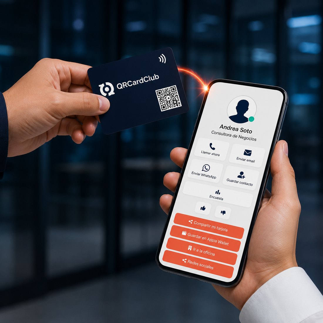 Tarjeta NFC de QRCardClub acercándose a un teléfono que muestra el perfil digital de Andrea Soto, Consultora de Negocios